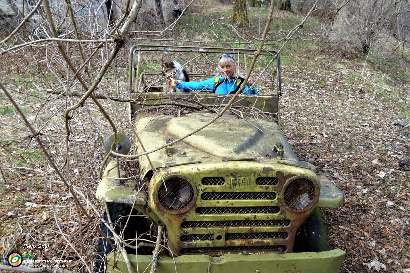 40 Jeep militare d'altri tempi .JPG